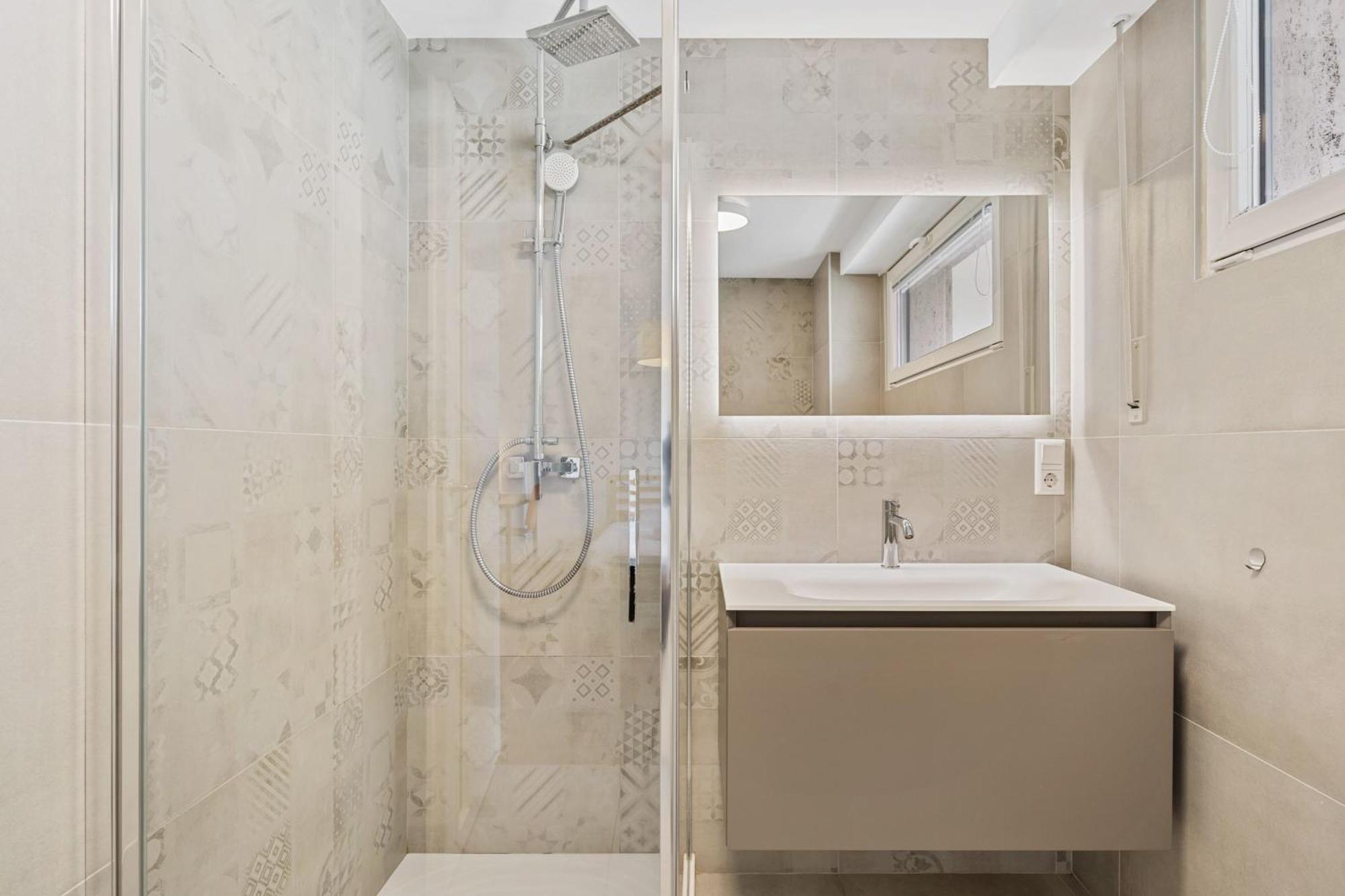 Central Lux 2Br Apt With City Views & Balcony Люксембург Екстериор снимка